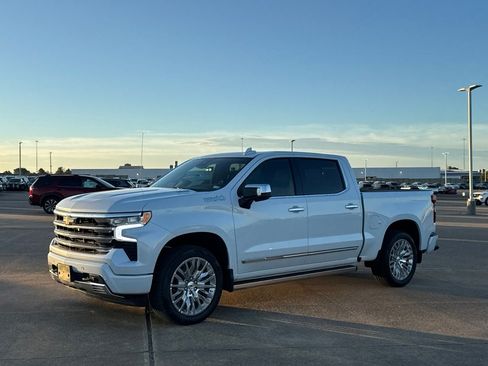 Used 2026 Chevrolet Silverado 1500 High Country AWD/4WD image 12
