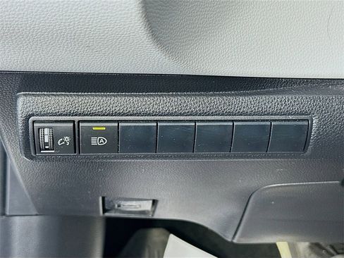 Used 2019 Toyota Corolla SE image 10