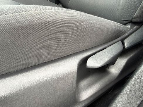 Used 2022 Toyota Corolla LE FWD image 13