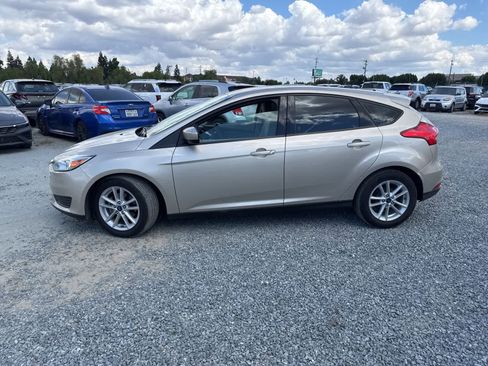 Used 2018 Ford Focus SE FWD image 7