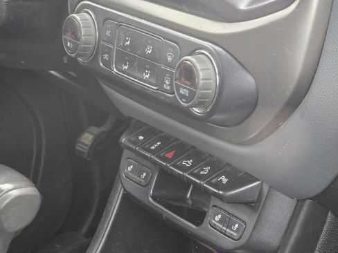 Used 2019 Chevrolet Colorado Z71 image 17