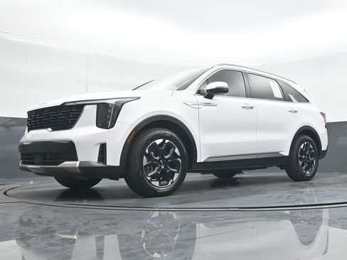 Used 2024 Kia Sorento S image 26