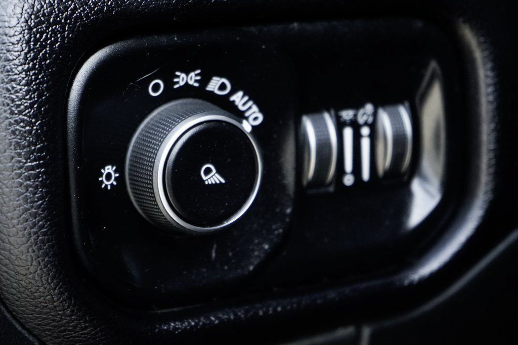 Used 2023 RAM 3500 Laramie AWD/4WD image 22