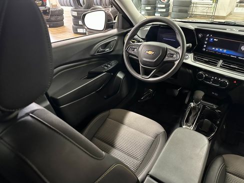 Used 2024 Chevrolet Trax LT image 13