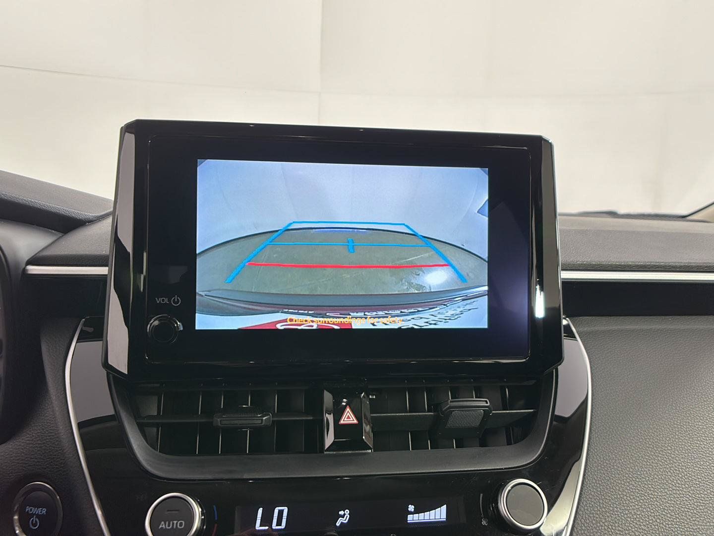 Used 2025 Toyota Corolla LE w/ LE Premium Package FWD image 31