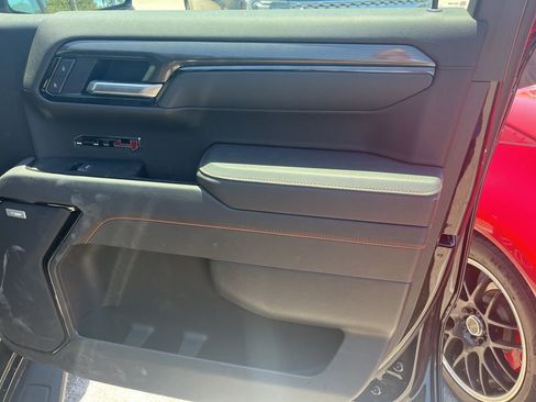 Used 2025 GMC Sierra 1500 AT4 w/ AT4 Premium Package AWD/4WD image 6