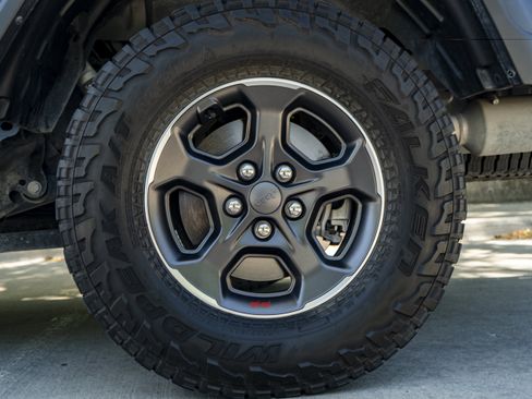 Used 2021 Jeep Gladiator Rubicon AWD/4WD image 15