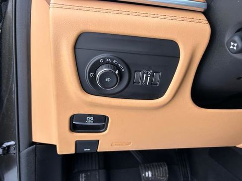 Used 2023 Jeep Grand Cherokee Summit image 18