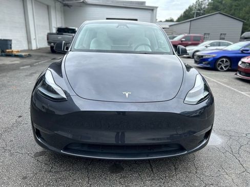 Used 2024 Tesla Model Y Long Range RWD image 2