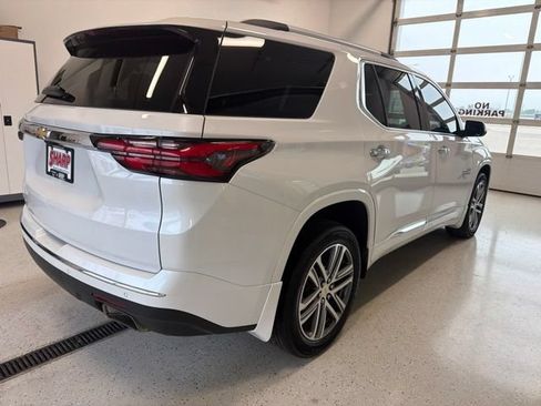 Used 2023 Chevrolet Traverse High Country AWD/4WD image 9