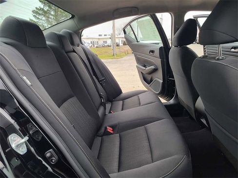 Used 2024 Nissan Altima 2.5 SV image 20