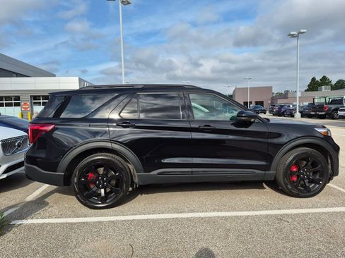 Used 2023 Ford Explorer ST w/ Equipment Group 401A AWD/4WD image 4