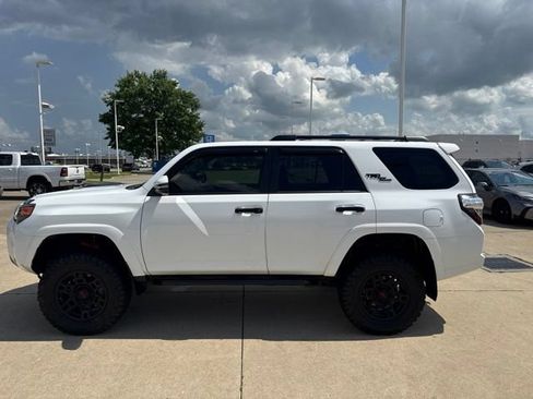 Certified 2024 Toyota 4Runner TRD Off-Road Premium w/ Moonroof Package AWD/4WD image 5