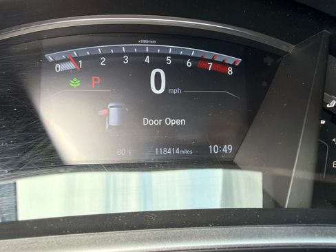 Used 2018 Honda CR-V Touring image 2