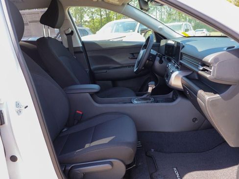 New 2026 Hyundai Kona SEL Sport FWD image 8