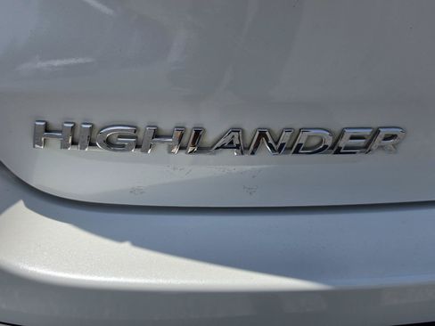 Used 2018 Toyota Highlander XLE FWD image 25