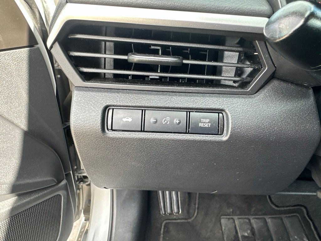 Used 2021 Nissan Altima 2.5 SV FWD image 11