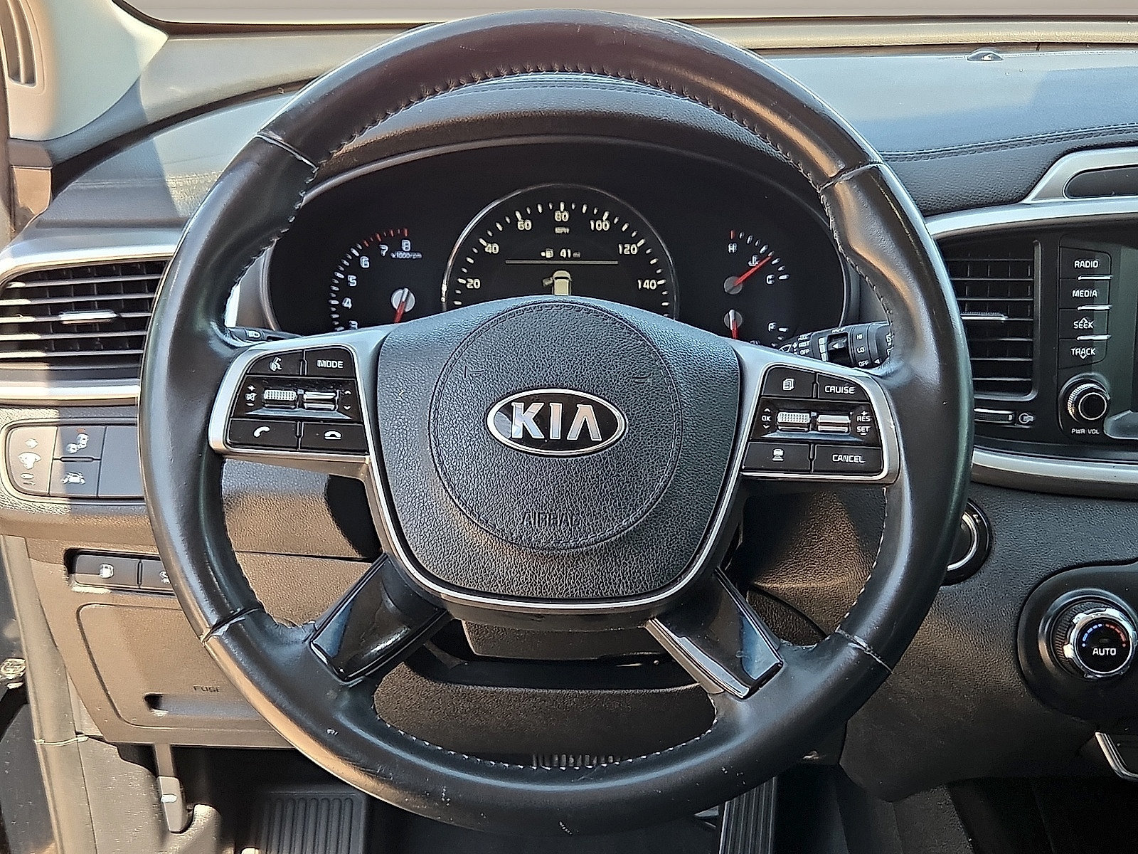 Used 2020 Kia Sorento EX FWD image 13
