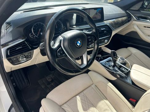 Used 2018 BMW 530e xDrive w/ Premium Package 2 AWD/4WD image 14