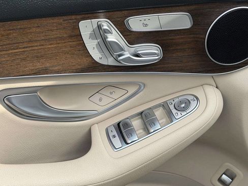 Used 2020 Mercedes-Benz GLC 300 4MATIC image 14