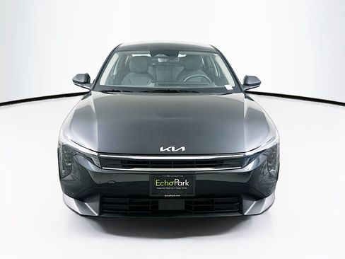 Used 2025 Kia K4 FWD image 2