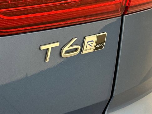 Used 2018 Volvo XC60 T6 R-Design w/ Convenience Package image 19