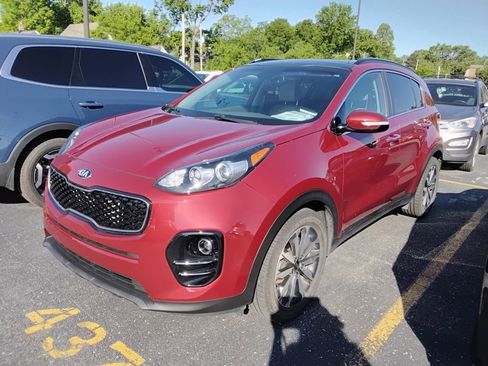 Used 2018 Kia Sportage EX w/ EX Premium Package FWD image 3