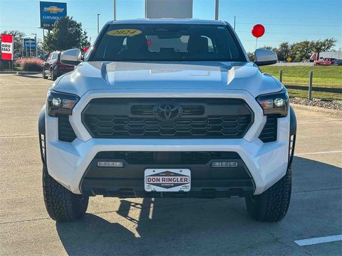 Used 2024 Toyota Tacoma TRD Off-Road image 8