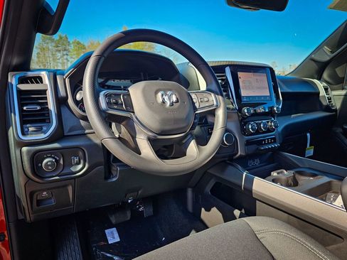 New 2026 RAM 1500 Express AWD/4WD image 14