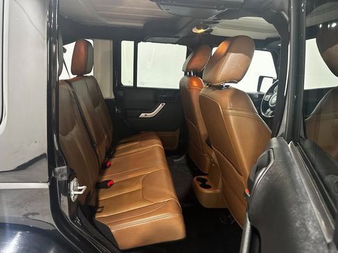 Used 2018 Jeep Wrangler Unlimited Sahara w/ Dual Top Group image 22