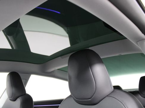 Used 2024 Tesla Model 3 Long Range RWD image 9