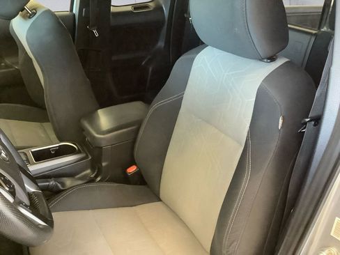 Used 2023 Toyota Tacoma TRD Off-Road image 8