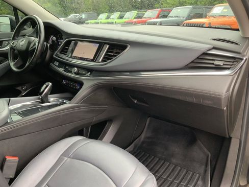 Used 2021 Buick Enclave Essence w/ Sound and Sites Package AWD/4WD image 57