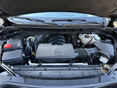 Used 2024 Chevrolet Suburban RST image 9