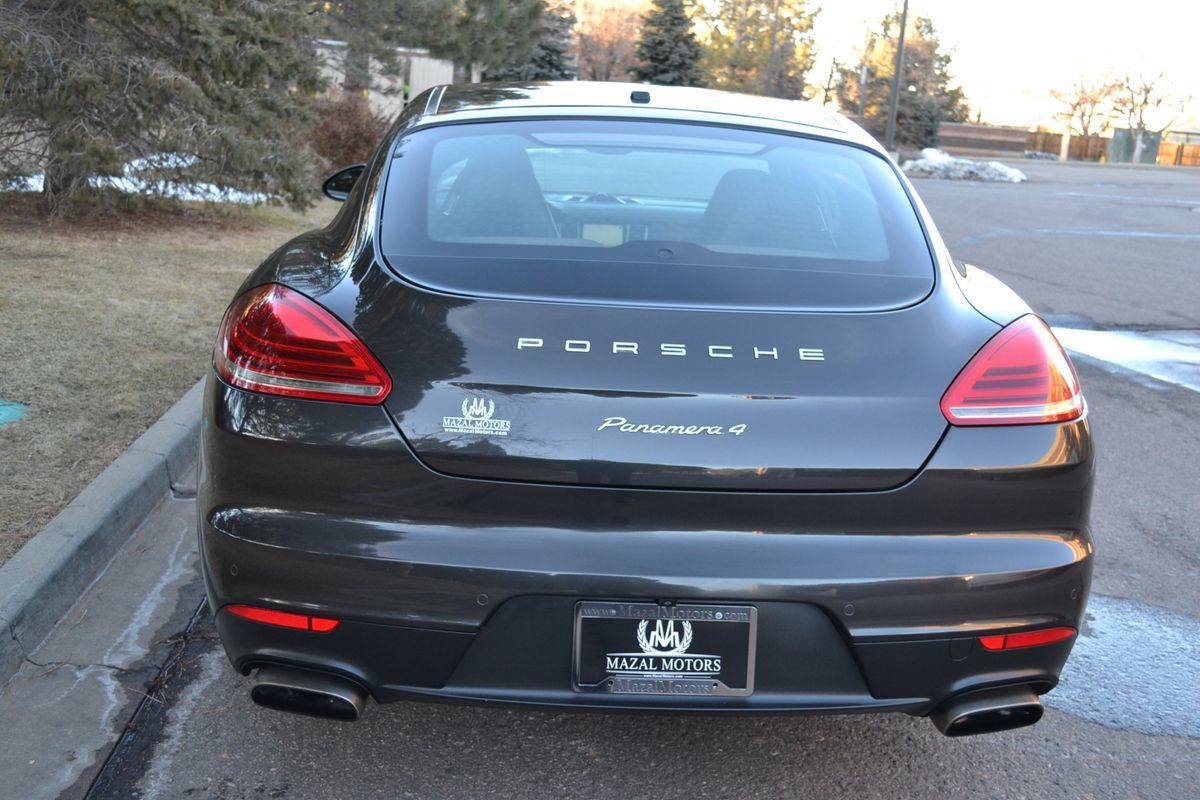 Used 2014 Porsche Panamera 4 w/ Premium Package AWD/4WD image 22
