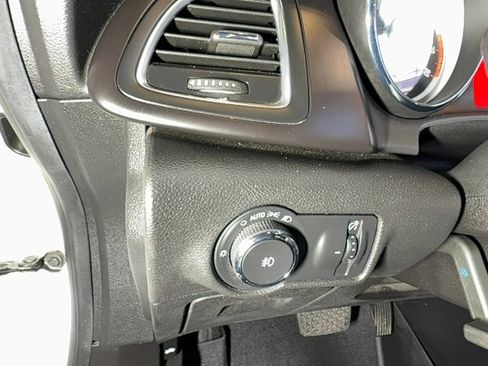 Used 2019 Buick Cascada Premium image 23