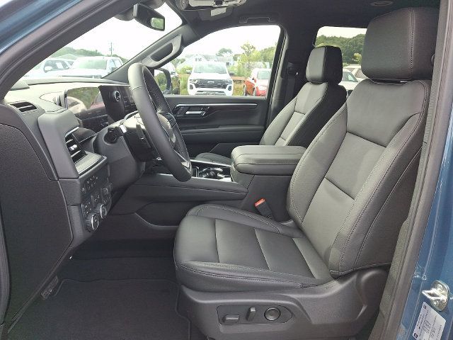 Used 2026 Chevrolet Tahoe LT w/ Comfort Package AWD/4WD image 2