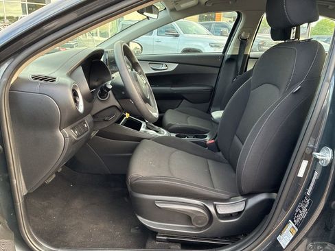 Used 2023 Kia Forte LXS FWD image 13