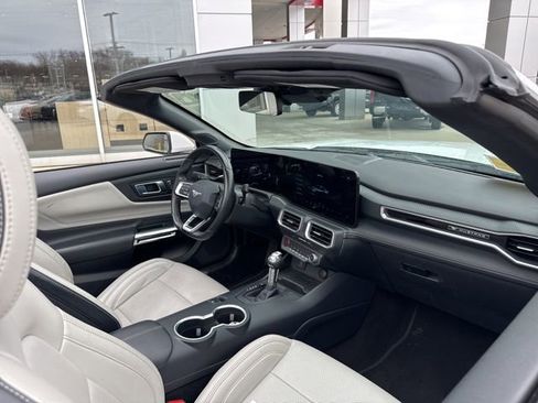 Used 2024 Ford Mustang Premium image 17