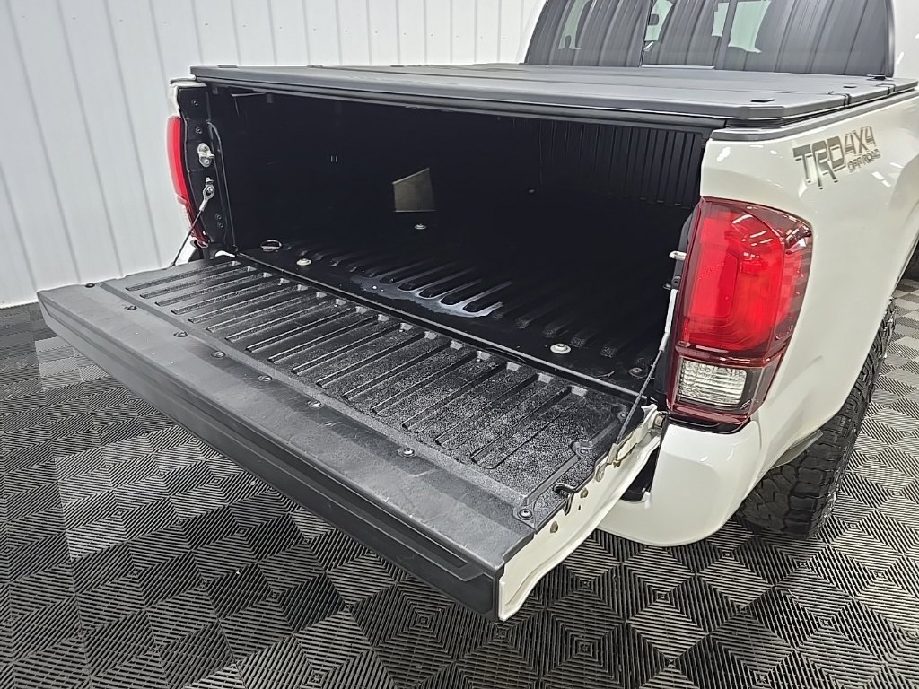 Used 2022 Toyota Tacoma SR AWD/4WD image 11