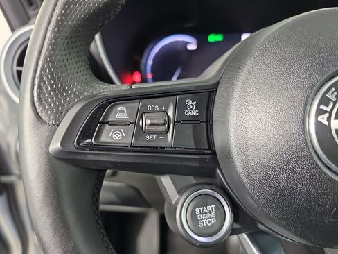 Used 2024 Alfa Romeo Giulia Ti AWD/4WD image 18