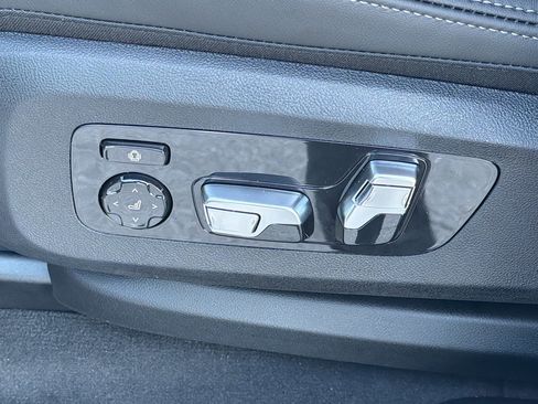 New 2026 BMW X6 xDrive40i w/ Executive Package image 24