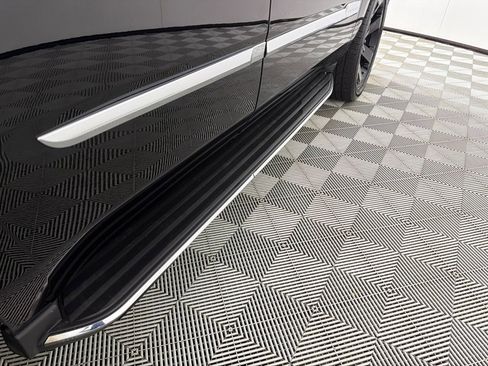 Used 2018 Cadillac Escalade Luxury AWD/4WD image 26