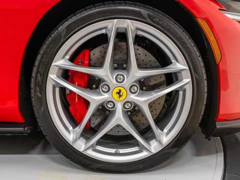 Certified 2025 Ferrari Roma Base image 16