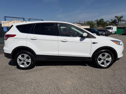 Used 2016 Ford Escape SE image 4
