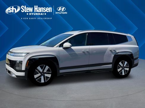 New 2026 Hyundai Ioniq 9 SEL image 2