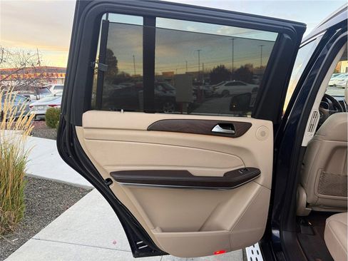 Used 2019 Mercedes-Benz GLS 550 4MATIC image 32