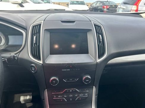 Used 2019 Ford Edge SEL w/ Equipment Group 201A FWD image 11