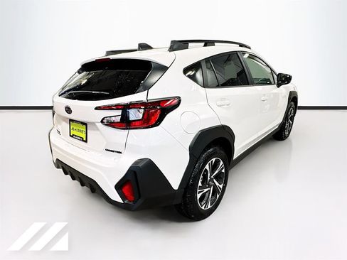 Used 2026 Subaru Crosstrek 2.5i Premium AWD/4WD image 5