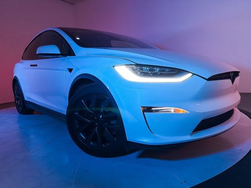Used 2022 Tesla Model X Plaid AWD/4WD image 5